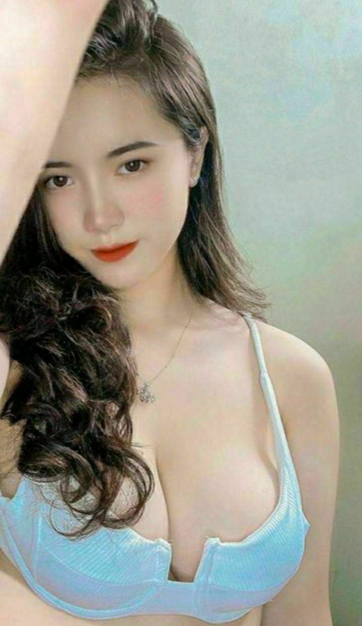 母子乱伦儿子性沖动把妈妈的肉丝丝袜撕破了草逼 淫荡对白